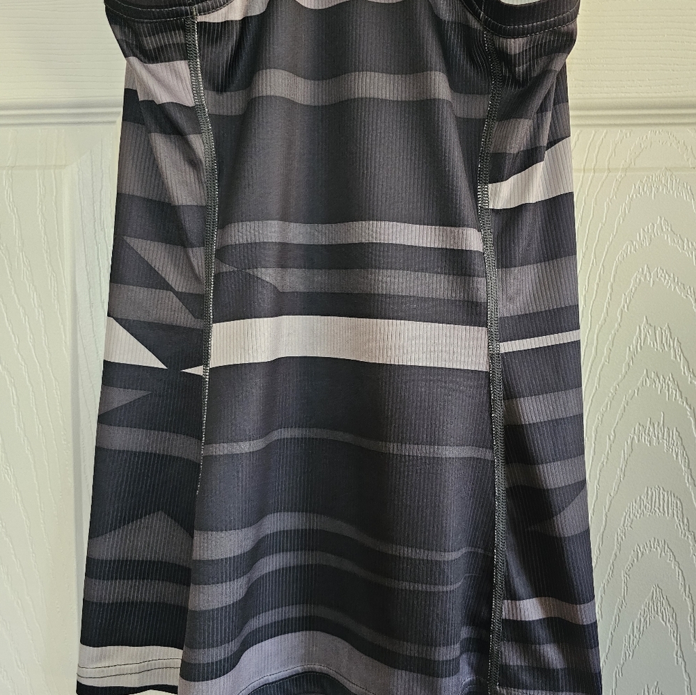 ***3/$30*** NIKE DRI-FIT TANK - Picture 3 of 9